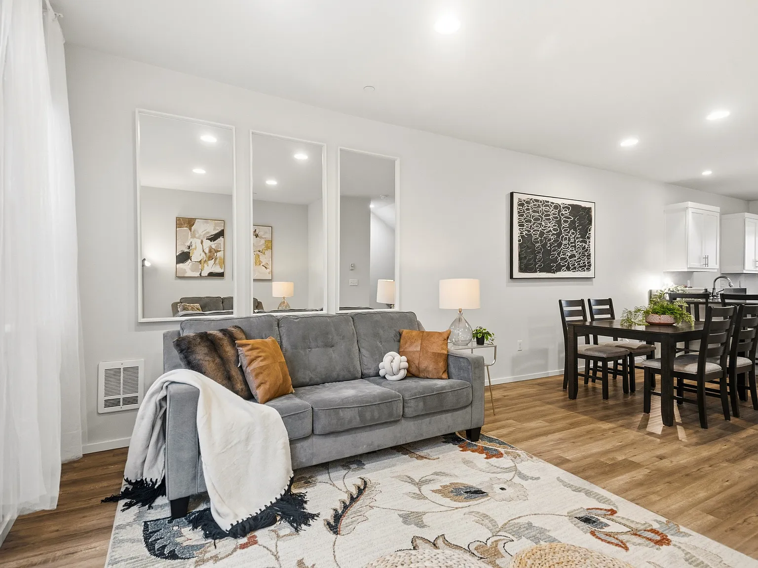 2 bed, 1225 sqft, $2,700 — Photo 4