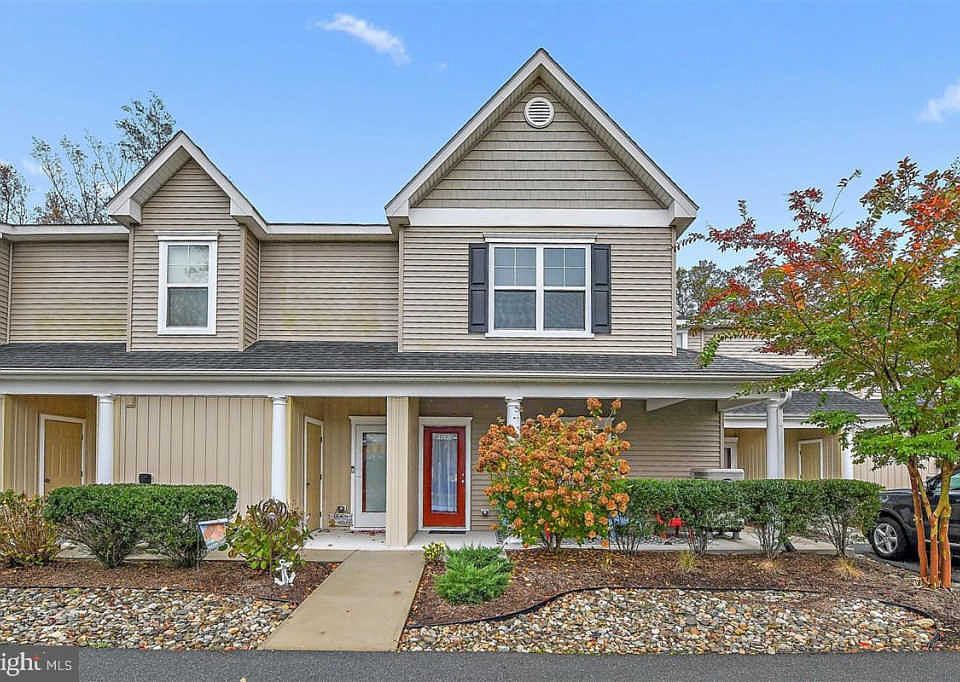 1st image of 35727 Coleman Avenue #10