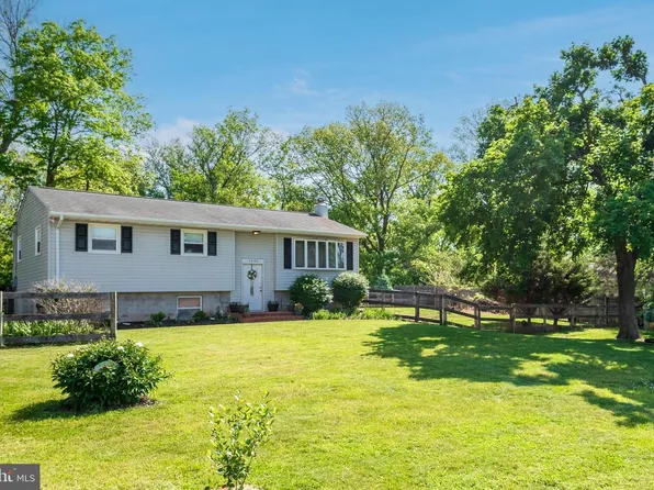 1935 Trevanion Rd, Taneytown, MD 21787