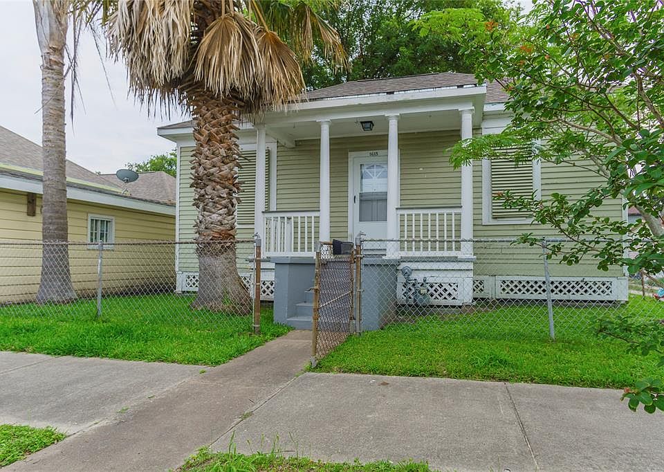 1st image of 1615 37th St