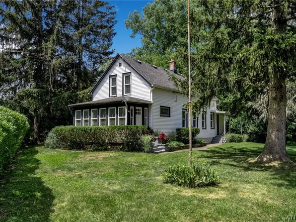 8290 Stahley Rd, East Amherst, NY 14051