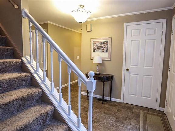 4th image of 32 Edendery Cir