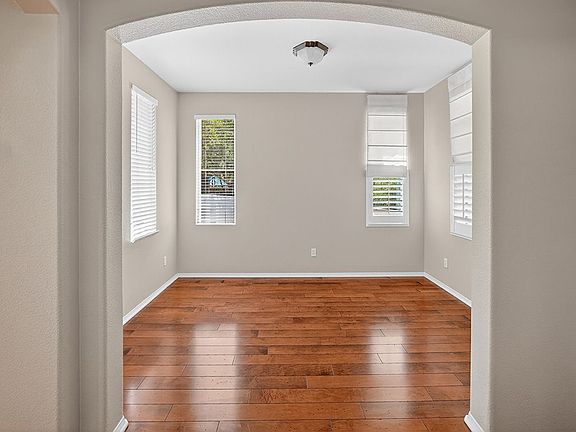 4th image of 28782 S Lake Dr