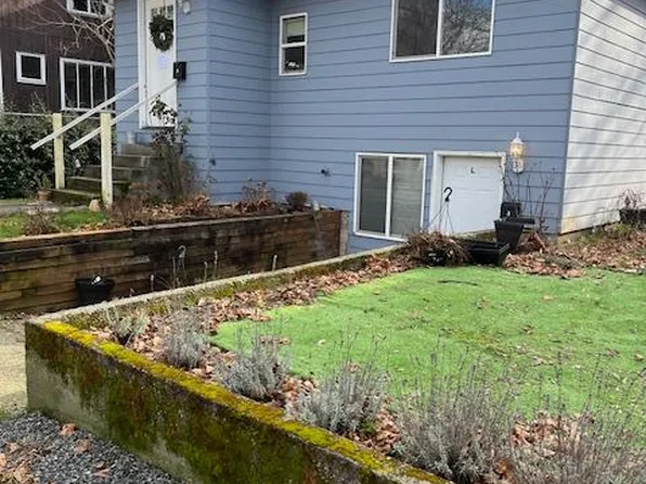 2261 N 56th St #L, Seattle, WA 98103