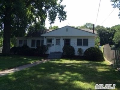 25 6th Ave, Huntington Station, NY, 11746