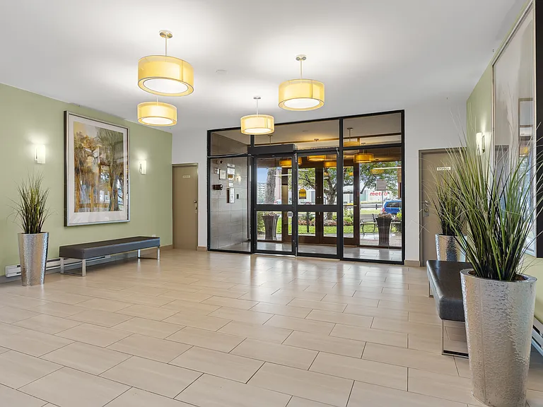 360 Croydon Ave — Photo 7