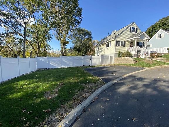 3rd image of 58 Munro Ct