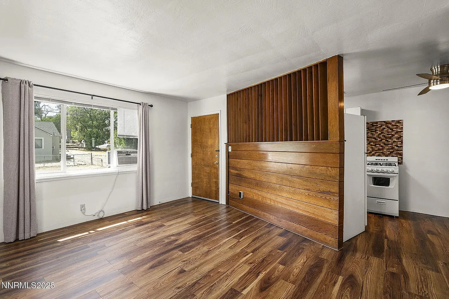 1 bed, 650 sqft, $1,300 — Photo 1