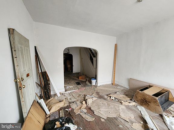 3rd image of 213 Furrow St