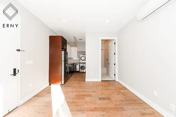 Rented by ERNY LLC | media 3