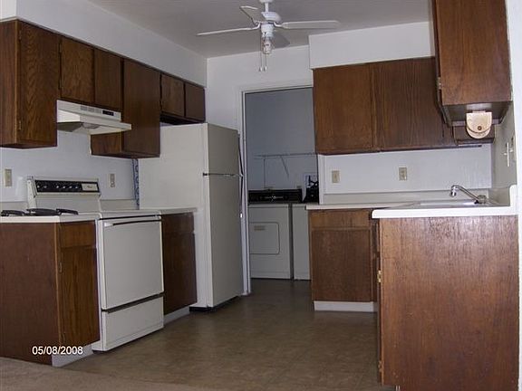 Kit looking through to mud/laundry.