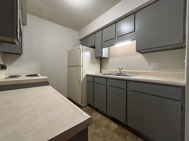Brookside Apartments — Photo 15