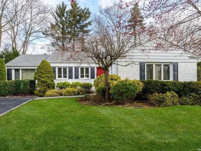 230 Parkside Drive, Roslyn Heights, NY, 11577