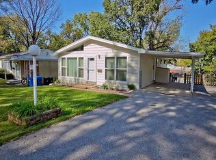 225 Ballwin Ave, Ballwin, MO 63021