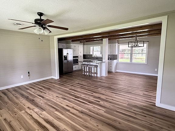 5th image of 87 Eaton Ln