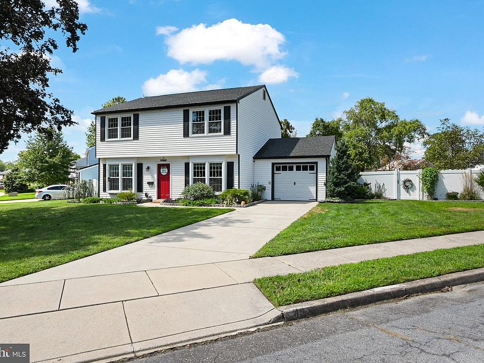 1st image of 49 Spring Hill Dr