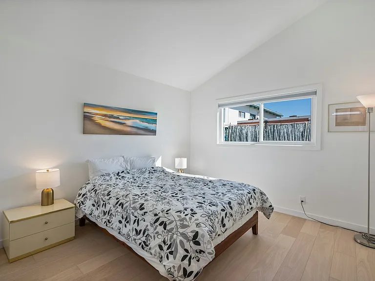 208 Marine Ave — Photo 10