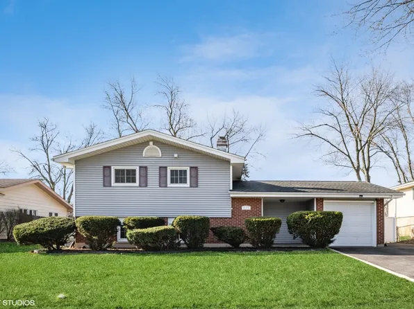 625 Baxter Ln, Hoffman Estates, IL 60169