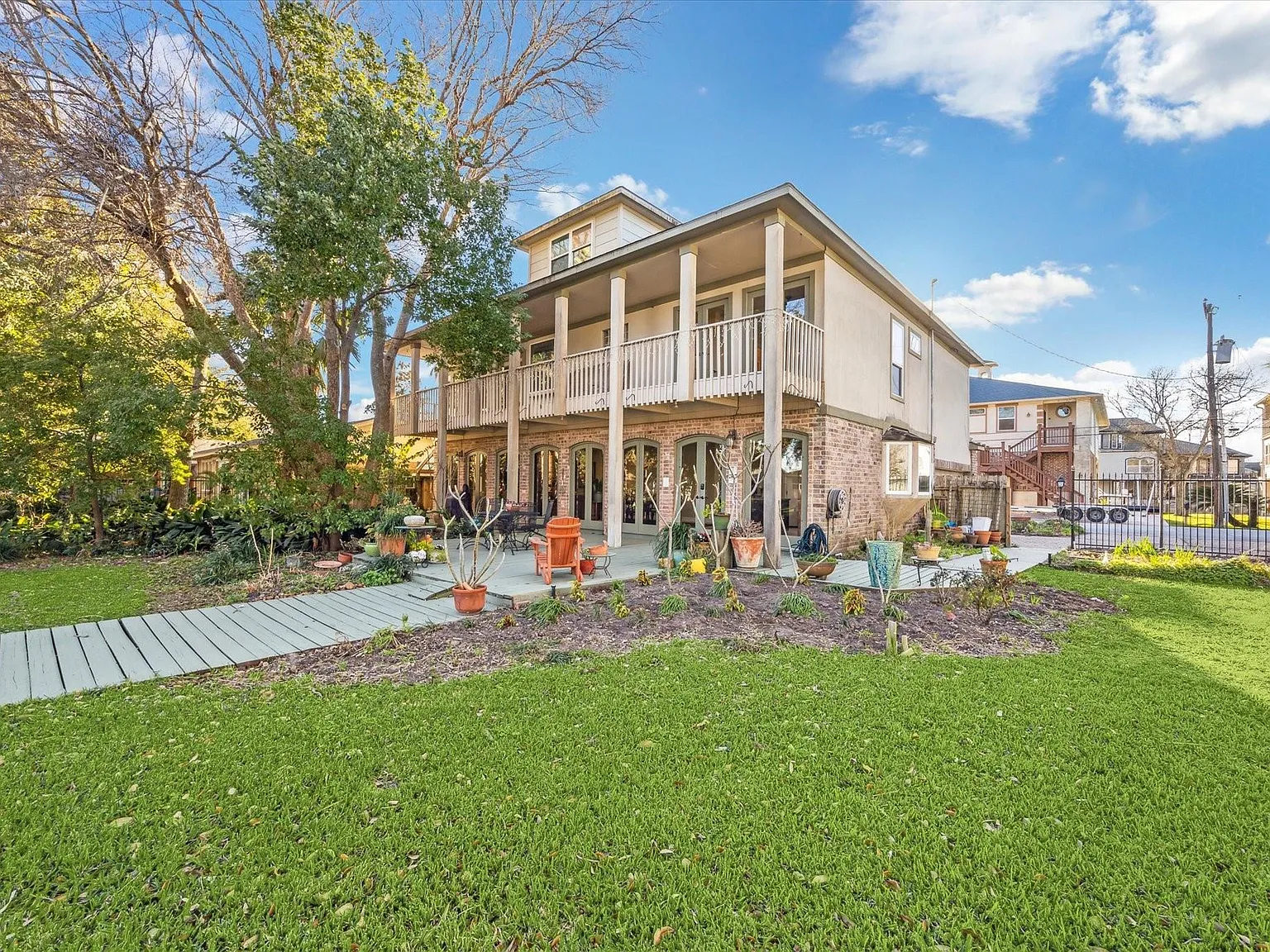 4 bed, 2.5 bath, 3740 sqft, $3,500 — Photo 3