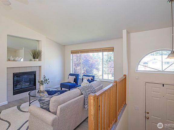 4th image of 16719 10th Avenue Ct E
