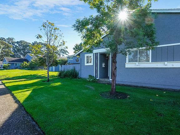 2nd image of 1023 Suzanne Ct