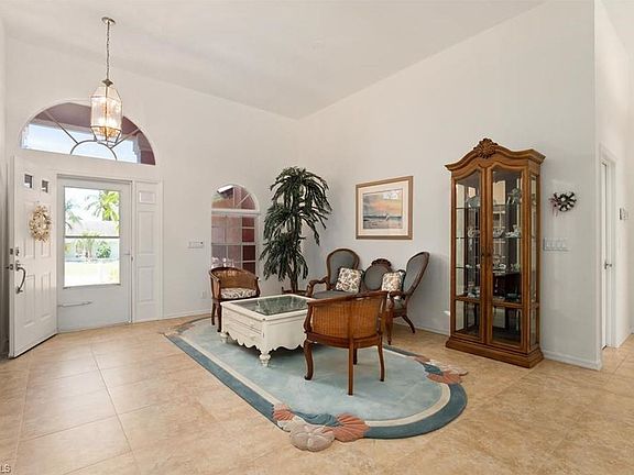 4th image of 405 Egret Ave