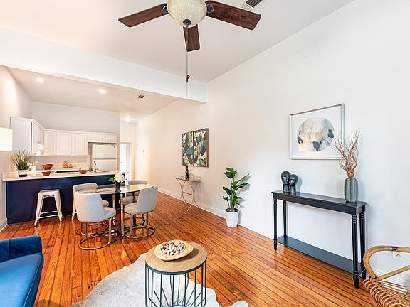 2nd image of 629 S Alexander St #629