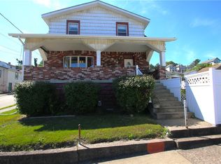 584 Center Ave, Charleroi, PA 15022