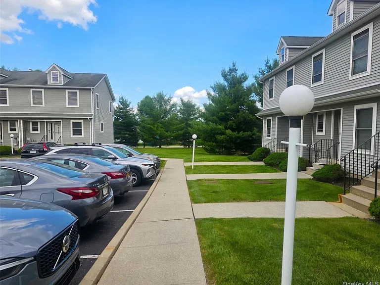 100 Boniface Dr #15D — Photo 2