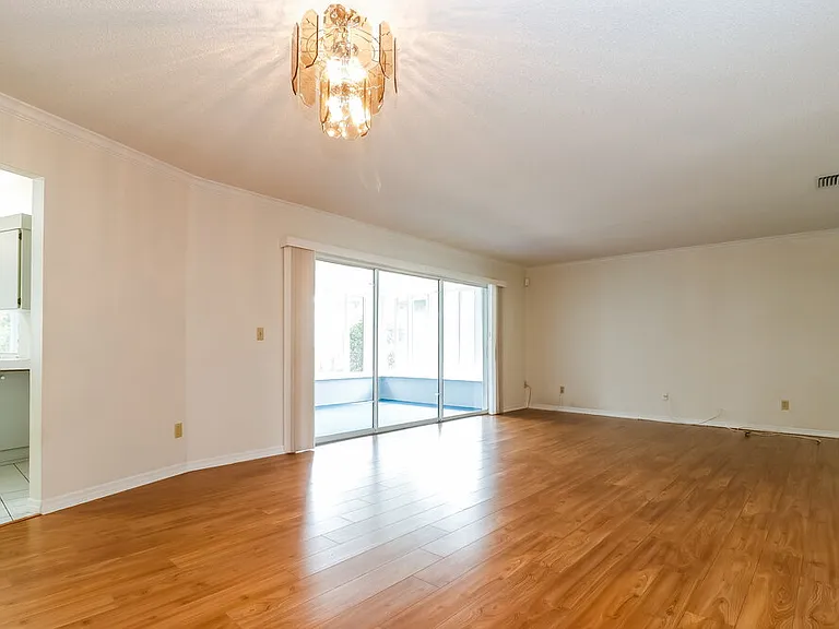 9132 Hawkins Ct — Photo 3