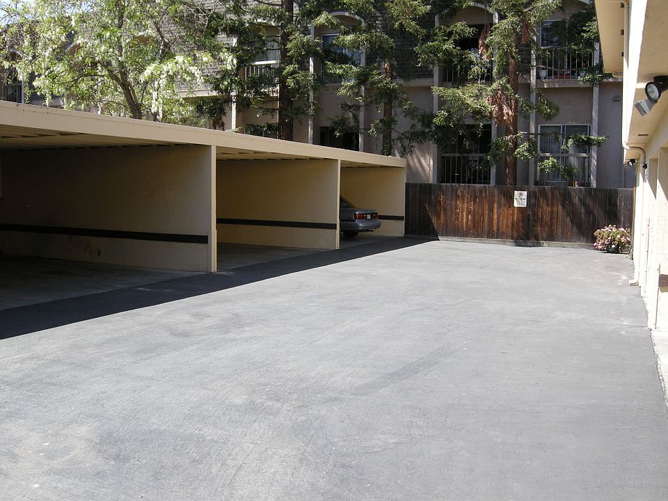 Rear carport