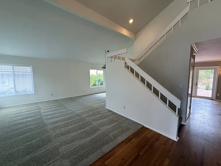 2604 Jacaranda Ave — Photo 3