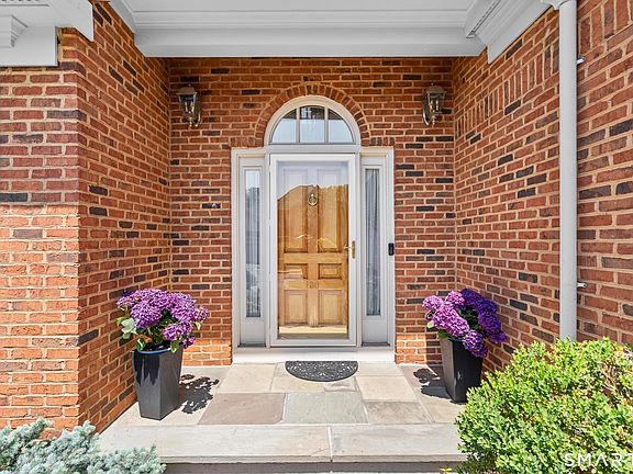 2nd image of 130 Stillson Road #130