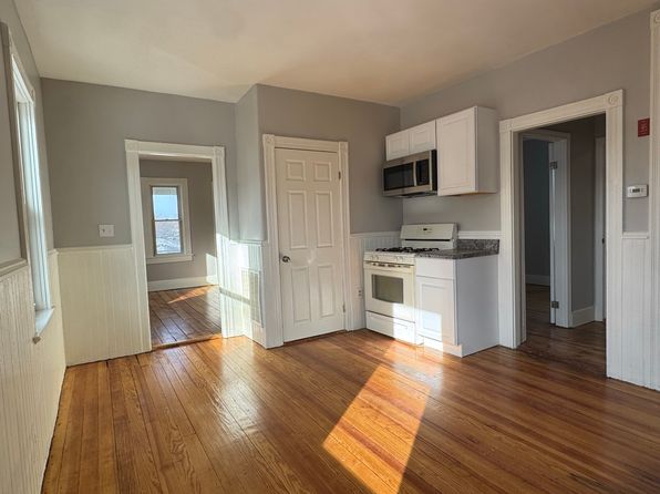 58 Division St APT 3