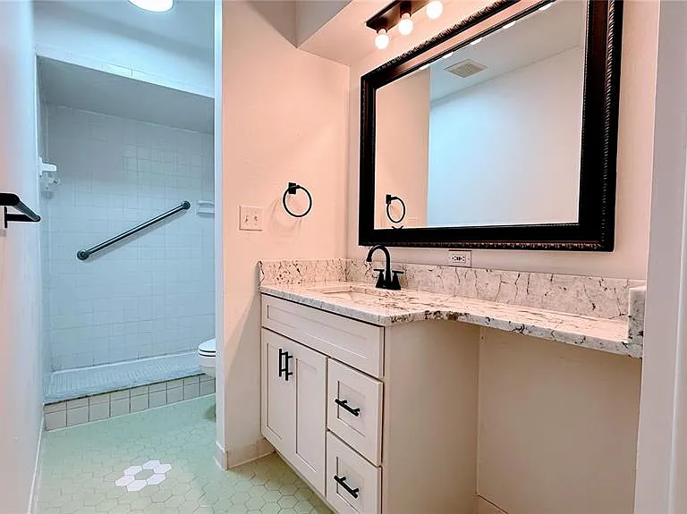 3429 S Polk Ave — Photo 6