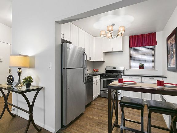 3rd image of 55 E 93rd St APT 1A