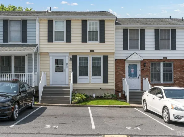 24 Dayna Ct, Perth Amboy, NJ 08861