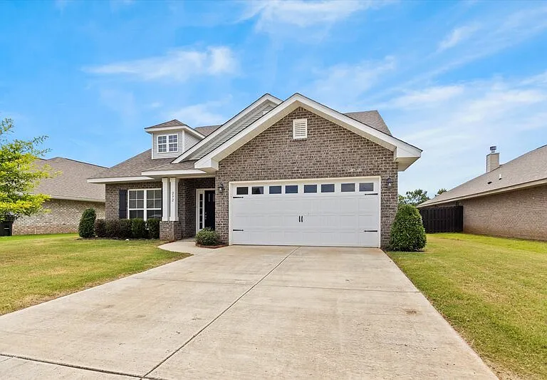 292 Abercorn Dr — Photo 3