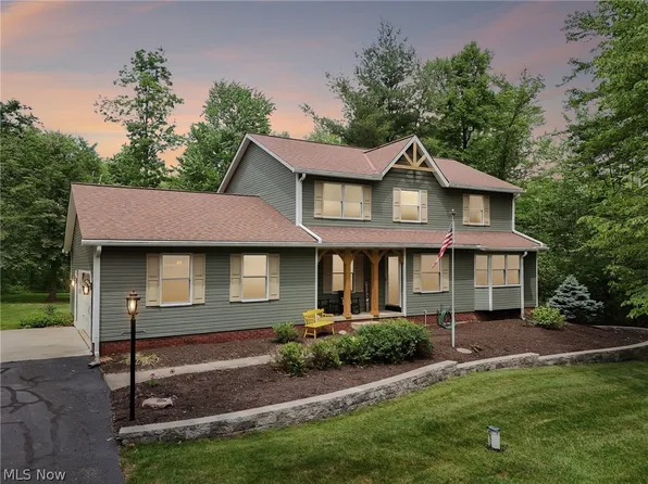 11940 Quail Woods Dr, Chardon, OH 44024