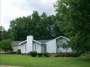 406 Hedgewood Ter, Greer, SC 29650