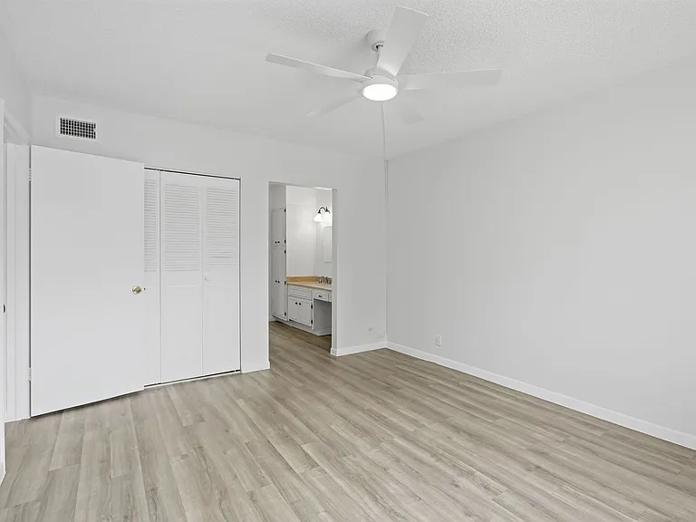 5335 NW 10th Ct #206 — Photo 17