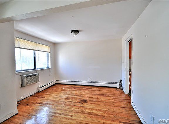 3rd image of 6654 Selfridge St