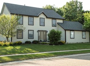 748 Fox Croft Cir SW, Rochester, MN 55902