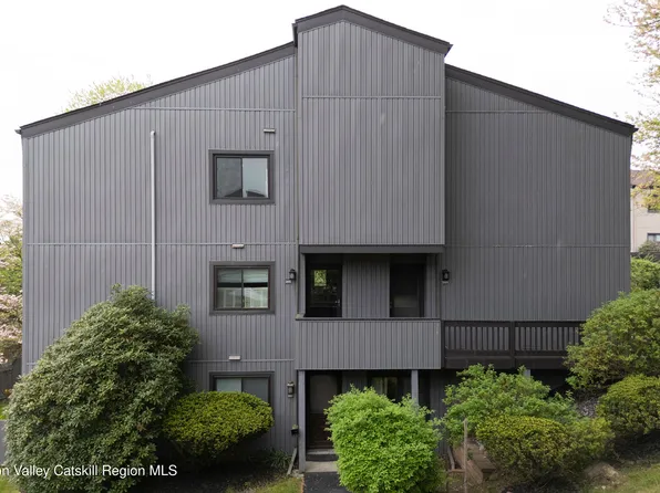 1608 Mulberry Court, Poughkeepsie, NY 12603