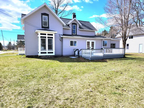 516 W 5th St, Evart, MI 49631