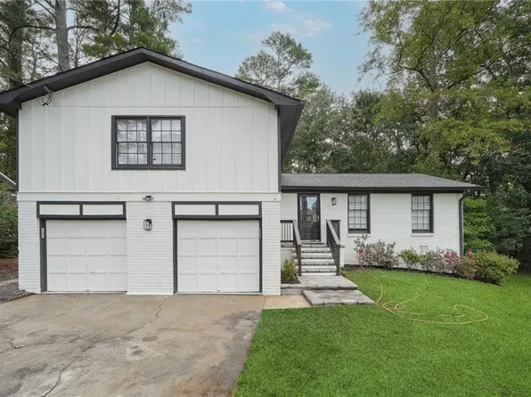 4073 Northstrand Dr, Decatur, GA 30035