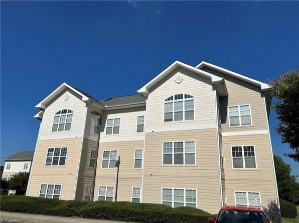 100 Campus Walk Trl Unit 302, Elon, NC 27244