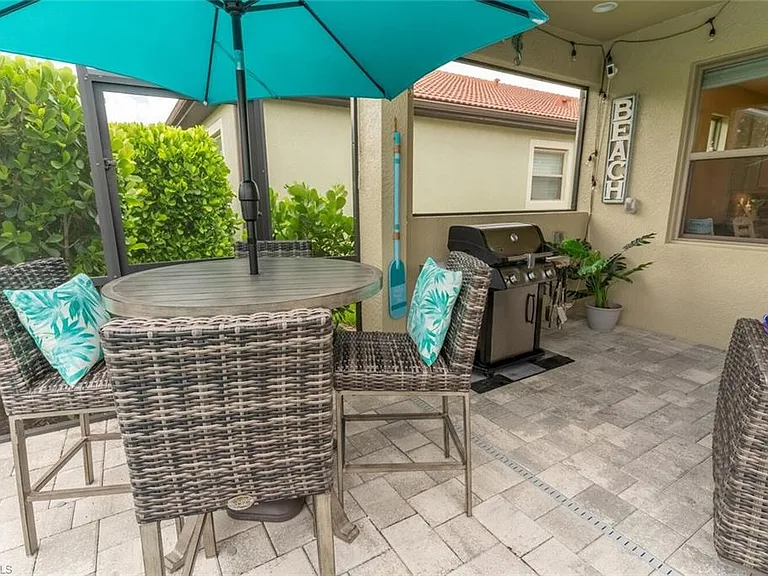 16366 Barclay Ct — Photo 31