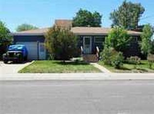 914 E Shields St, Laramie, WY 82072