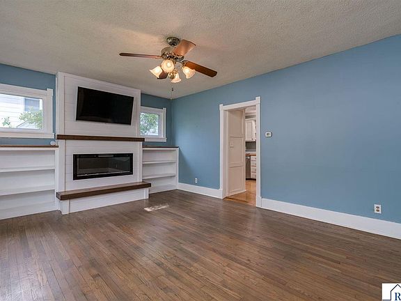 5th image of 210 Viola St
